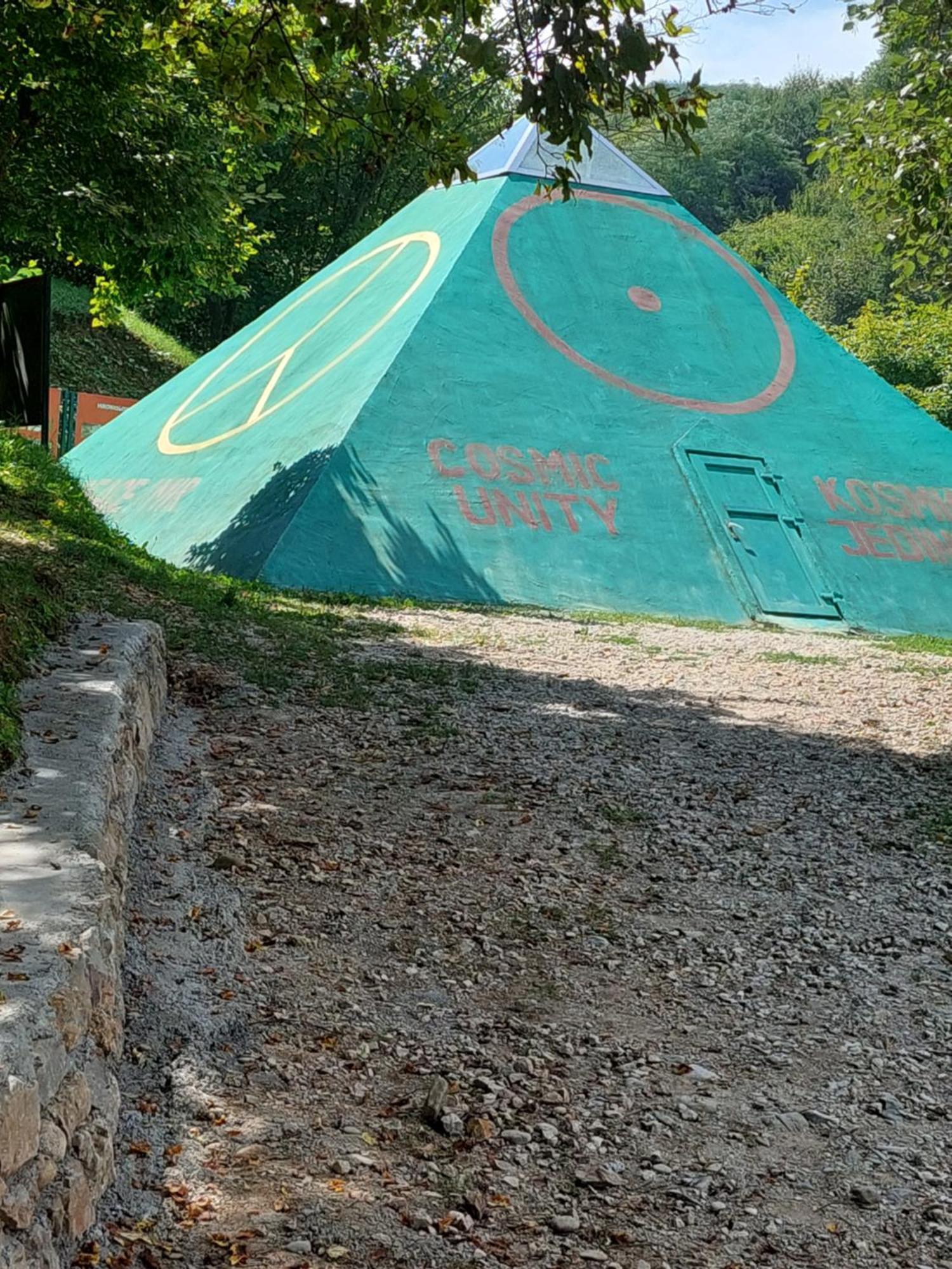 L'Appartement De La Pyramide Du Soleil Visoko Dış mekan fotoğraf