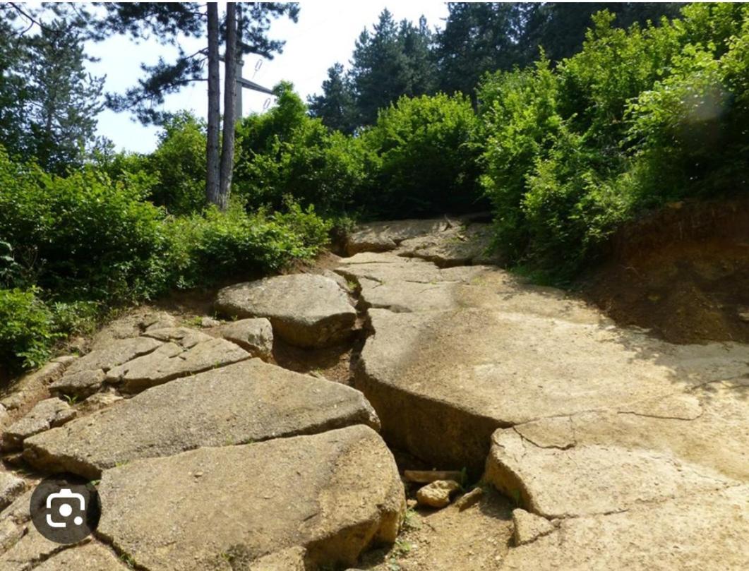 L'Appartement De La Pyramide Du Soleil Visoko Dış mekan fotoğraf